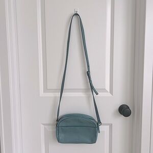 🖌️Fossil Chelsea Leather Crossbody Bag in Teal GUC